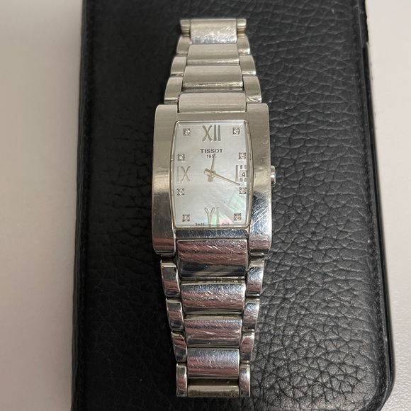 Tissot Generosi-T Quartz Watch with Diamonds - Picture 2 of 7